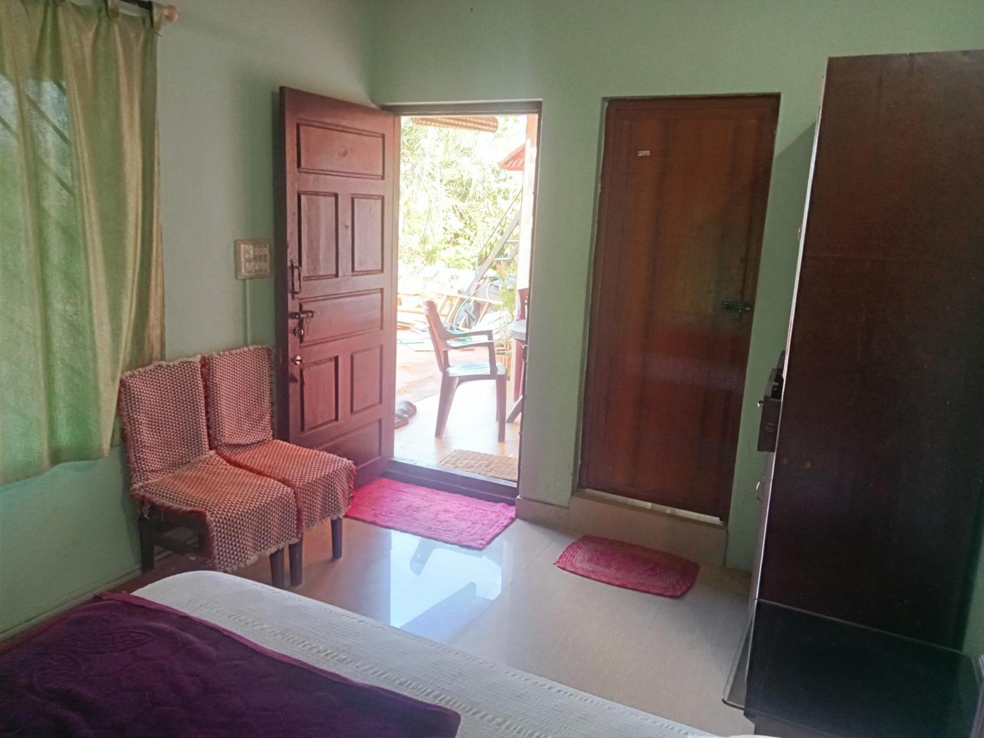 Eshwarkrupa Homestay Madikeri Esterno foto