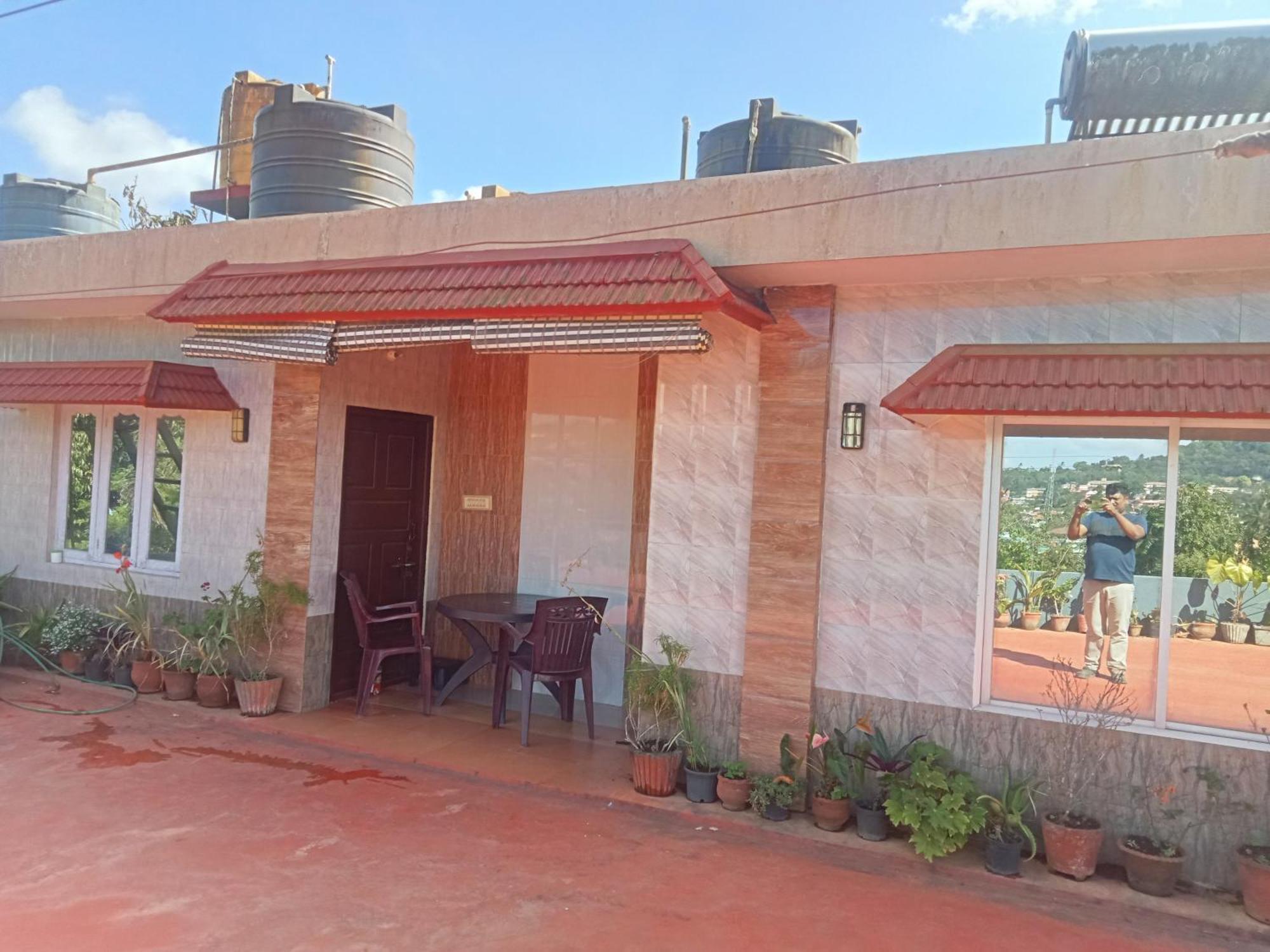 Eshwarkrupa Homestay Madikeri Esterno foto