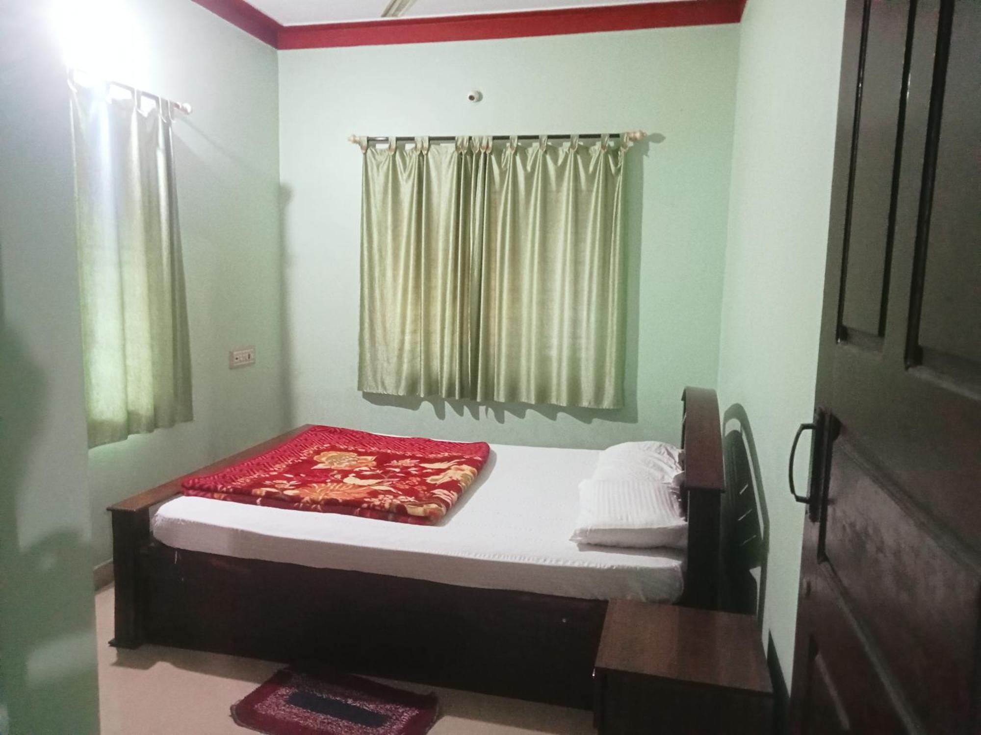 Eshwarkrupa Homestay Madikeri Esterno foto