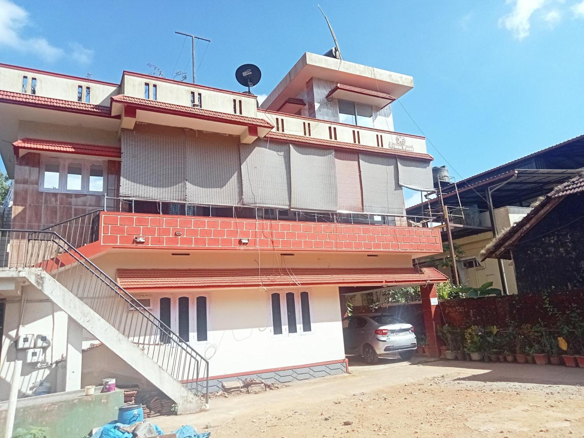 Eshwarkrupa Homestay Madikeri Esterno foto