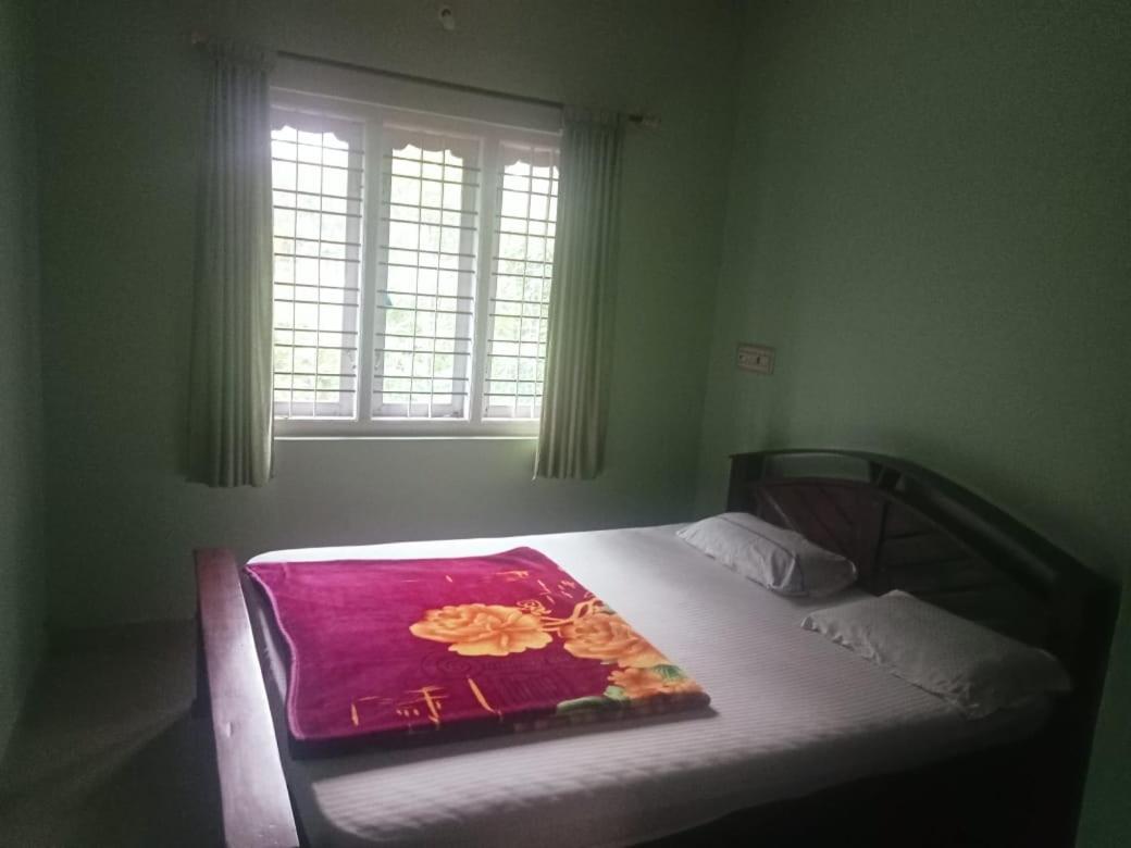 Eshwarkrupa Homestay Madikeri Esterno foto