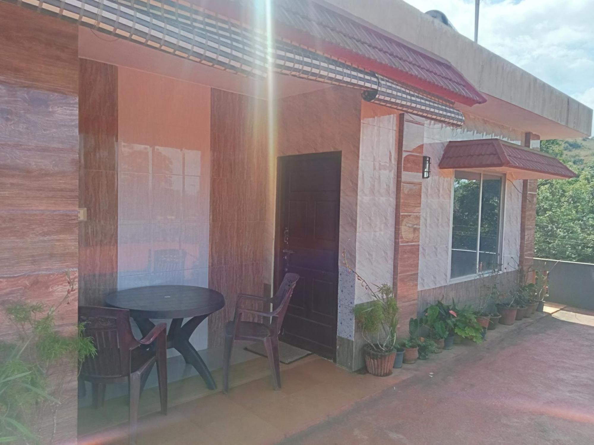 Eshwarkrupa Homestay Madikeri Esterno foto
