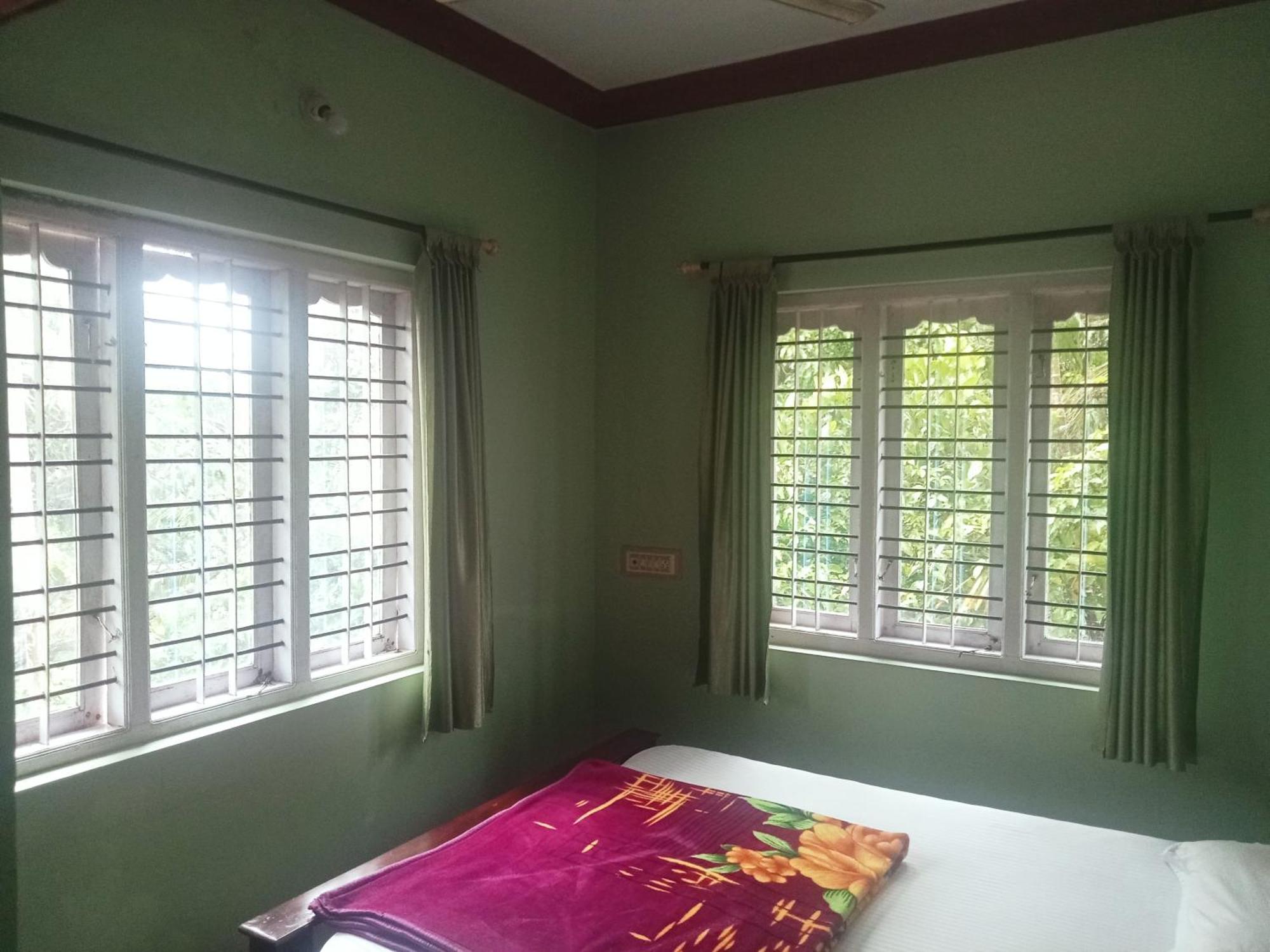 Eshwarkrupa Homestay Madikeri Esterno foto